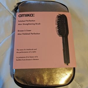 Amika Mini Straightening Brush